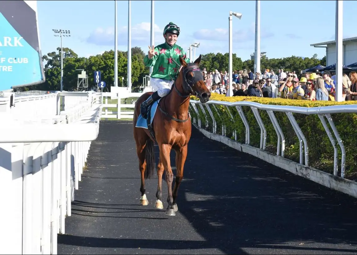 Winning jockey returning to scale